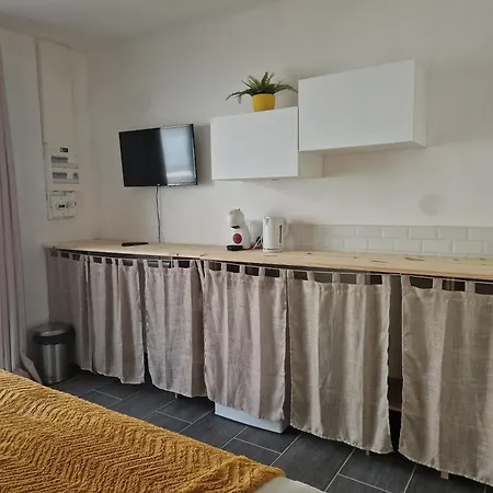 L'oree Des Pins Apartment