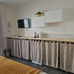 L'oree Des Pins Apartment