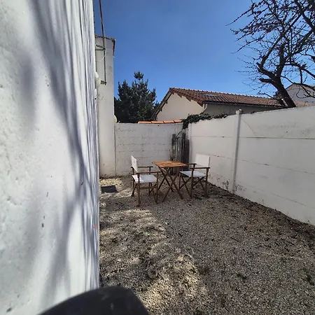 L'oree Des Pins Apartment